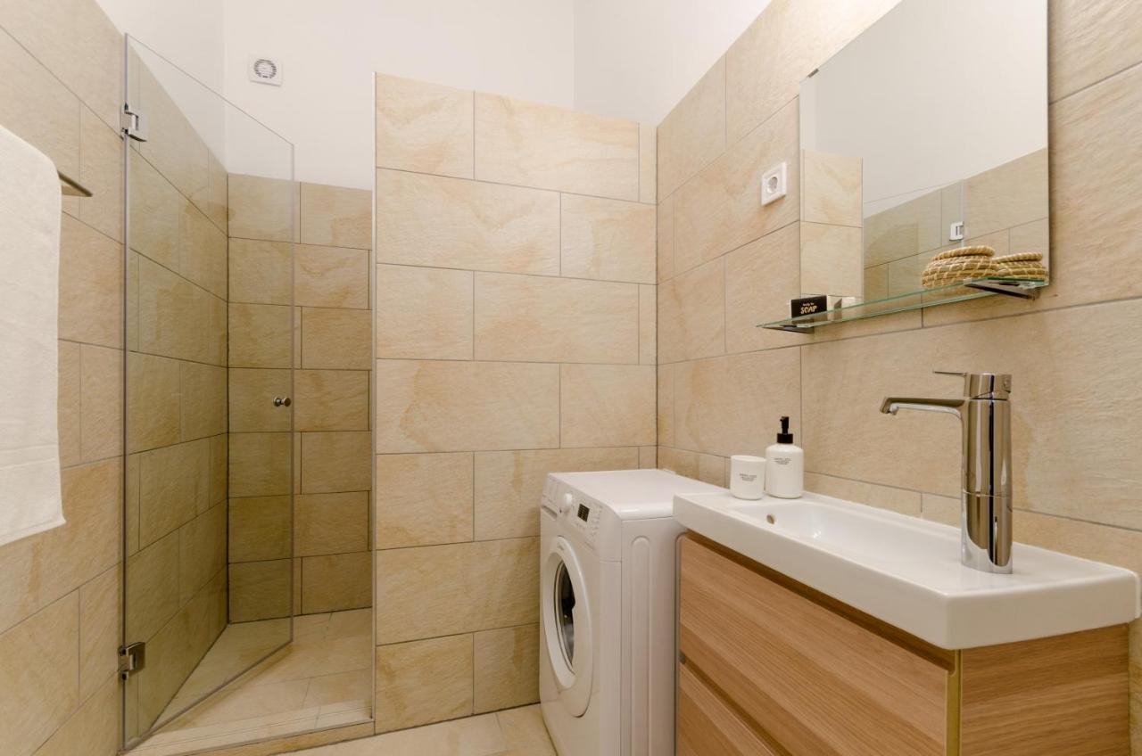 Deluxe In Party District. Ak2b Appartement Boedapest